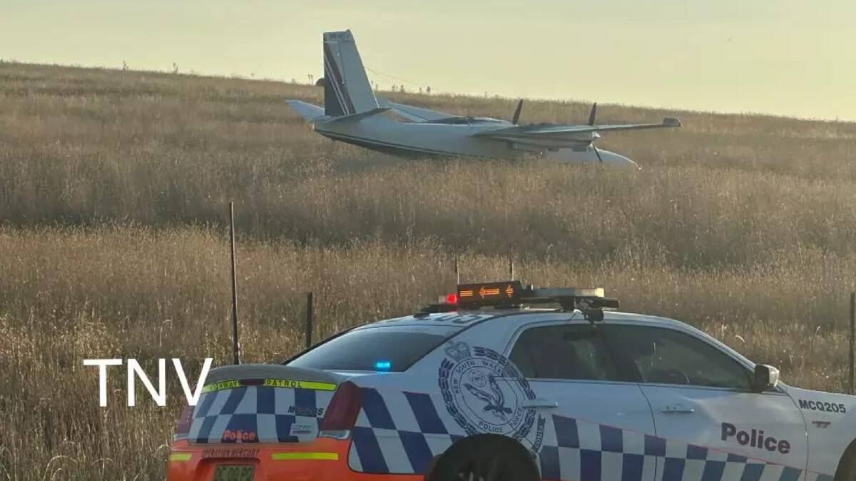 Emergency landing near Bathurst. Picture by TNV 