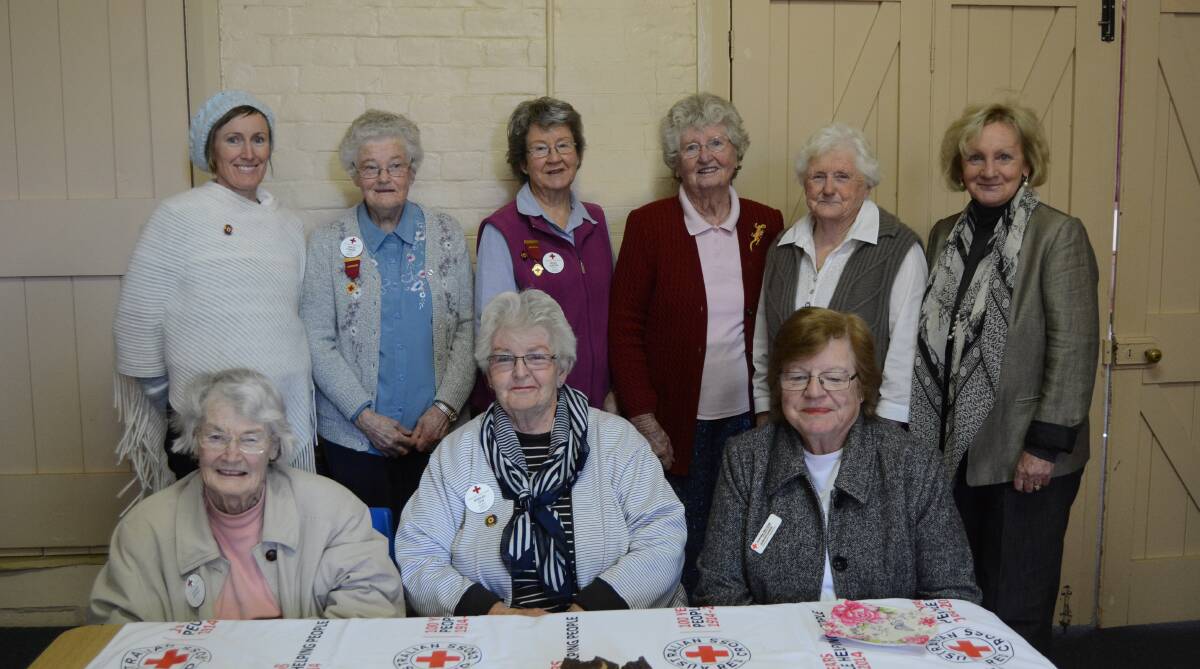 Top members: Back - Hillary Child, Verlie Fowler, Helen Burton, Laurel Leabeater, Margaret Ridley, Robyn House. Front - Eve Brown, Shirley Cox and June Hutchison