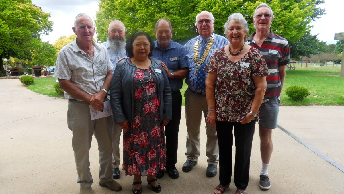 2017 Probus Club Committee Robert Thompson, Past President Terry Wright, Jill Soo, Ray Neely, President Greg Hooper, Lyn and Barry Cubitt.