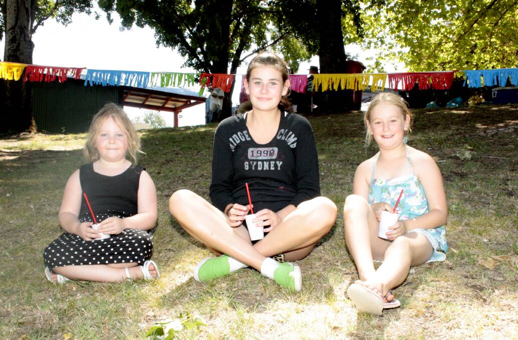 Maddi O'Brien, Emily Szabo and Charlie O'Brien celebrated Australia Day at Carcoar.