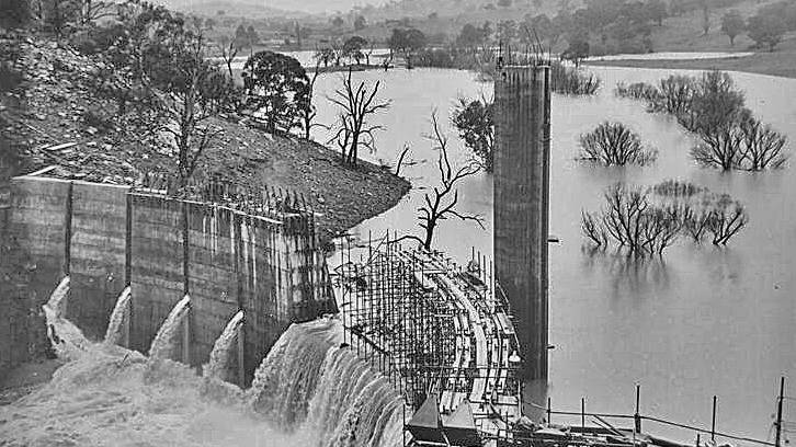 Suma Park Dam has long provided water for Orange. Here it is picture during construction between 1958 and 1962. Pictuire by Central West Image Library