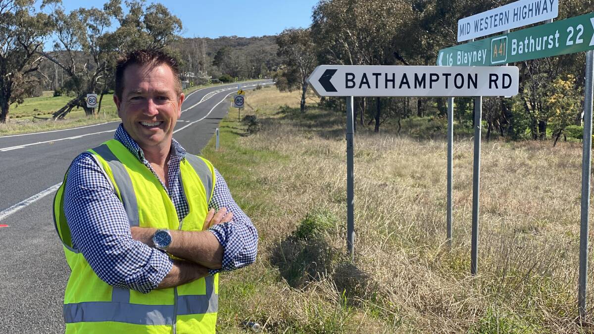 Member for Bathurst Paul Toole at the Mid Western Highway where $4.5 million
worth of road safety improvements will be carried out, including locations just south of Blayney, at Evans Plains and the Bathampton Road intersection.