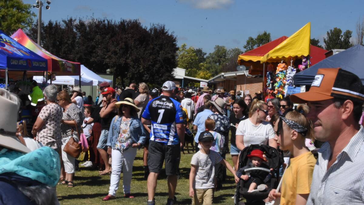 A huge crowd enjoyed the 2021 Blayney Show, causing traffic problems as cars queued to enter. Photo: Mark Logan. 