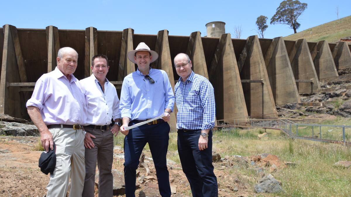 LAKE ROWLANDS: Deputy Chairman of Central Tablelands Water Kevin Walker,
left, Bathurst MP Paul Toole, Nationals MLC Sam Farraway and General Manager of
Central Tablelands Water Gavin Rhodes at Lake Rowlands.