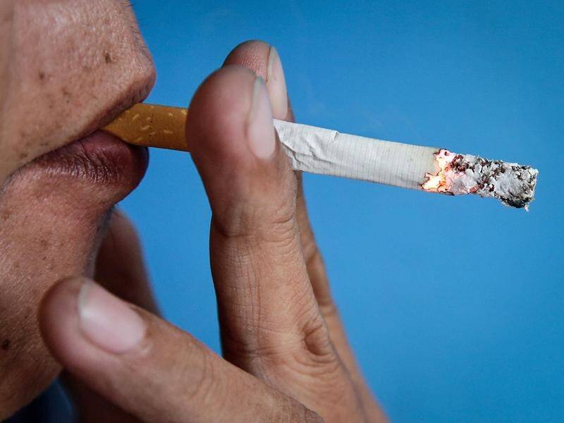 Health experts say more support is needed to help disadvantaged Australians give up smoking.